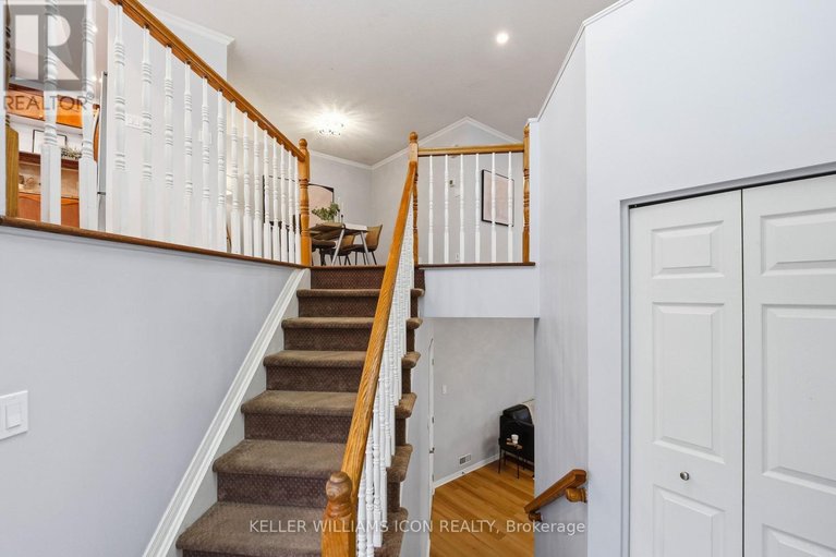 29593965/125-castle-glen-crescent/glencairnhazeldean/ottawa/ontario/K2L4G9_5