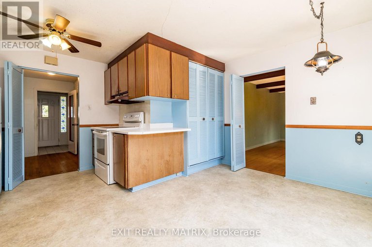28932484/8-brian-crescent/bruce-farmgraham-parkqualicumbellands/ottawa/ontario/K2H6X3_16