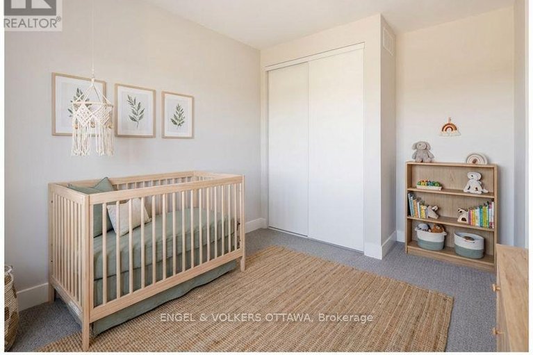 29671644/660-terrier-circle-s/goulbourn-twp-from-franktown-rdsouth-to-rideau/ottawa/ontario/K0A2Z0_16