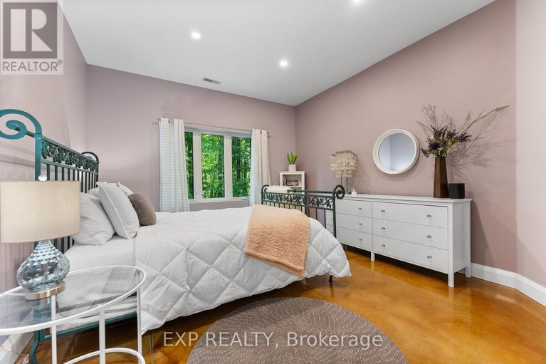 29369417/5759-queenscourt-crescent/manotick-east-to-manotick-station/ottawa/ontario/K4M1K3_46