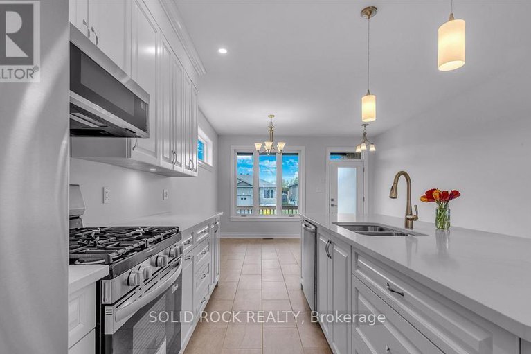 28739102/9-billings-avenue-w/iroquois/south-dundas/ontario/K0E1K0_8