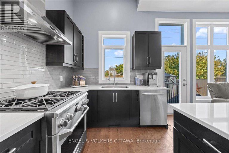 28956105/1003-markwick-crescent/notting-hillsummerside/ottawa/ontario/K4A4X5_13