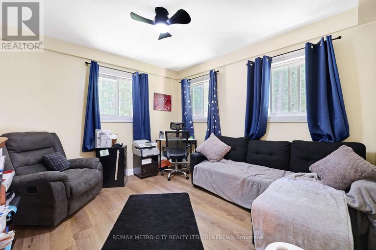 29606362/2457-burnstown-road/mcnabbraeside-twps/mcnabbraeside/ontario/K7V3Z4_32