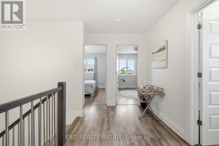 29646598/368-twilight-avenue/village-of-russell/russell/ontario/K4R0E6_18