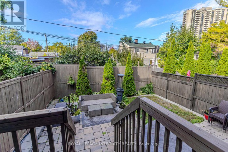 28931178/206-ancaster-avenue/woodroffe/ottawa/ontario/K2B5B3_27