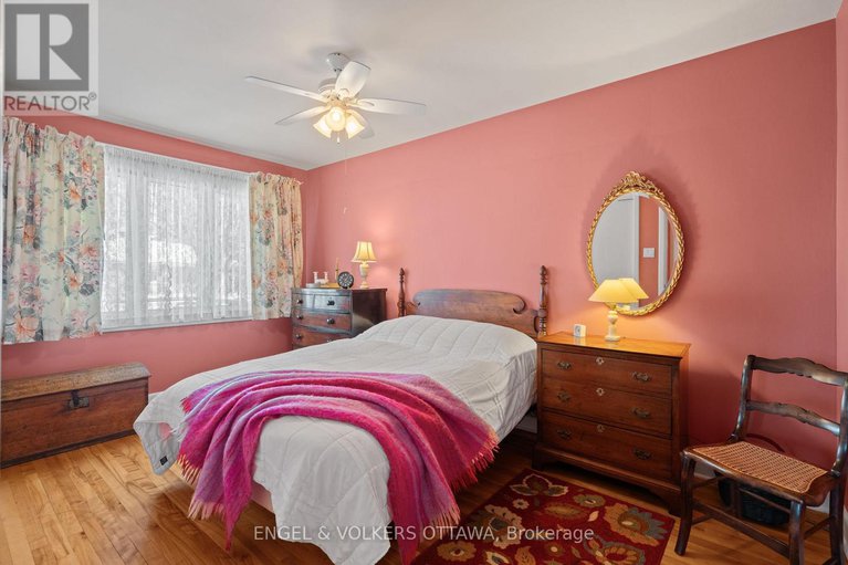 29392390/702-dovercourt-avenue/laurentianview/ottawa/ontario/K2A0W7_16