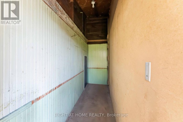 28483202/183-augusta-street/sandy-hill/ottawa/ontario/K1N8B9_26
