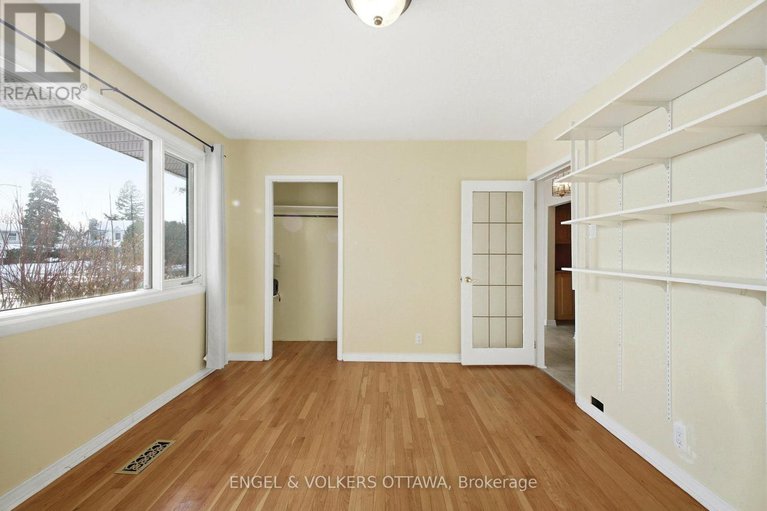 29371717/49-inverness-avenue/borden-farmstewart-farmcarleton-heightsparkwood-hills/ottawa/ontario/K2E6N6_20