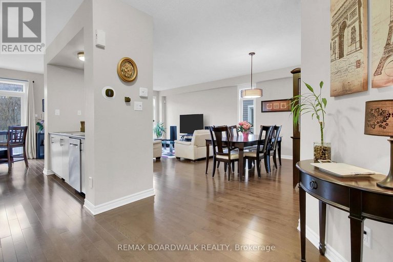 29605776/802-tony-george-place-e/stittsville-north/ottawa/ontario/K2S0R3_5