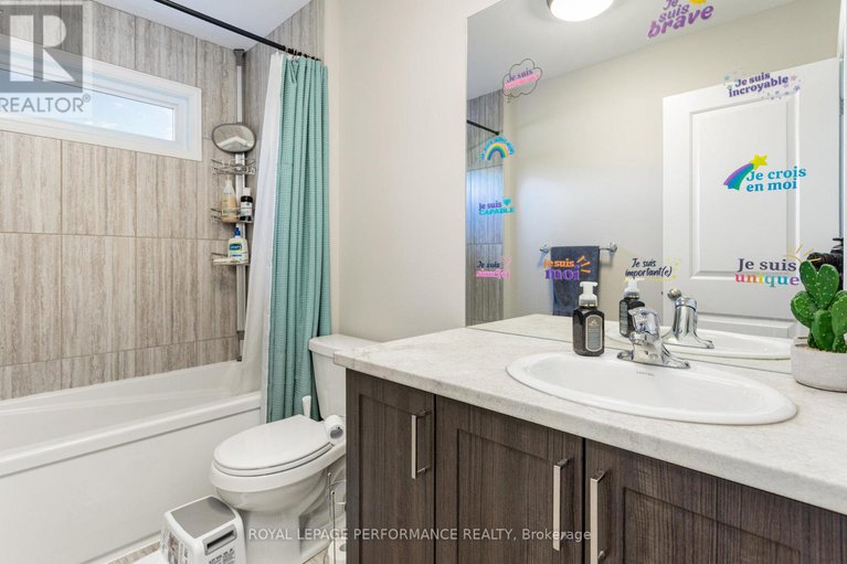 28969213/242-roxanne-street/clarencerockland-twp/clarence-rockland/ontario/K0A1N0_27