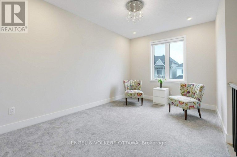 28933678/1010-carden-lane/orleans-village/ottawa/ontario/K1W0N3_32