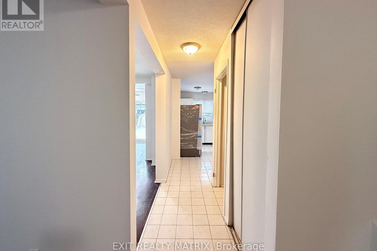 29238699/712-mathieu-way/fallingbrookpineridge/ottawa/ontario/K4A2S5_6