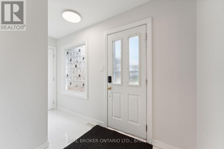 28275807/125-priam-way/westcliffe-estates/ottawa/ontario/K2H8S7_3