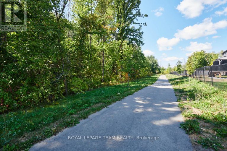 28854769/818-companion-crescent/mahogany-community/ottawa/ontario/K4M0X1_32