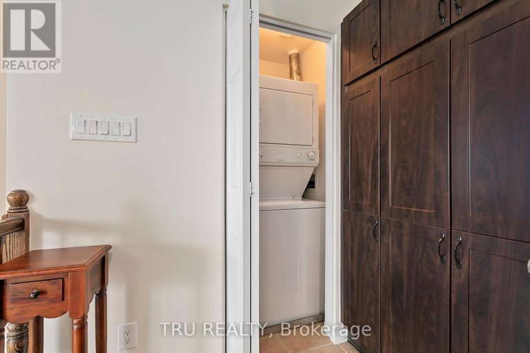 28382160/107l-artesa-private/emerald-meadowstrailwest/ottawa/ontario/K2S0J8_17