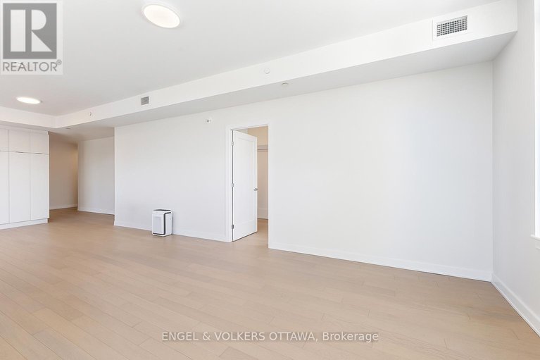 28607787/unit-308-570-de-mazenod-avenue/ottawa-east/ottawa/ontario/K1S5X2_10