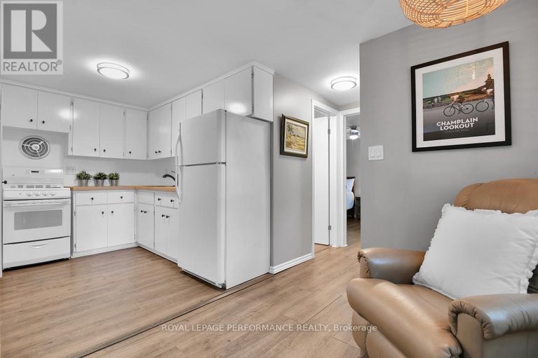 29118875/5583-manotick-main-street/manotick-village-manotick-estates/ottawa/ontario/K4M1A9_34