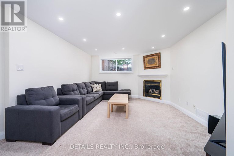 28516304/732-carmella-crescent/avalon-east/ottawa/ontario/K4A4V8_42