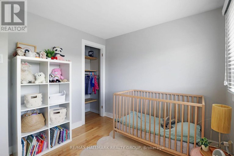 28903308/836-borthwick-avenue/castle-heightsrideau-high/ottawa/ontario/K1K2M8_24