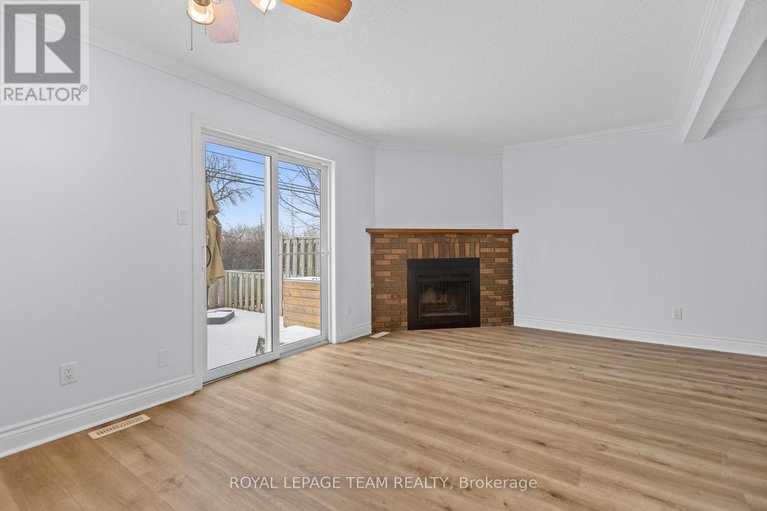 29585057/6356-mary-jane-crescent/chateauneuf/ottawa/ontario/K1C3C2_15