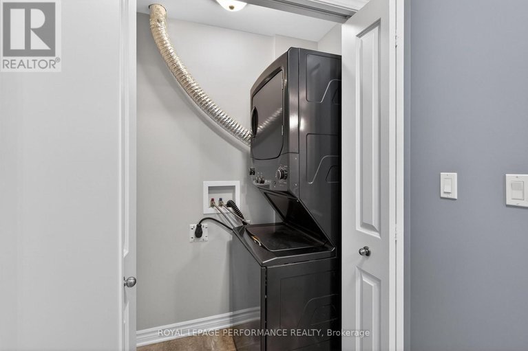 29446146/116-120-prestige-circle/chatelaine-village/ottawa/ontario/K4A1B4_29