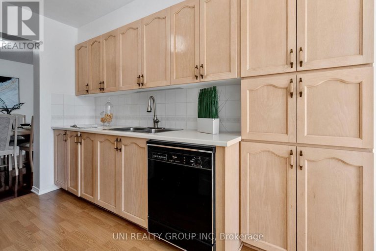 28876719/6134-red-willow-drive/chapel-hill/ottawa/ontario/K1C7J8_17