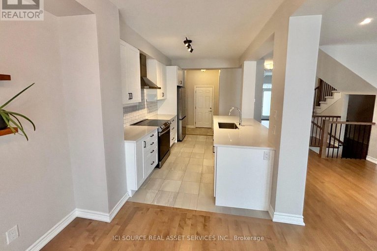 28905249/106-equitation-circle/goulbourn-twp-from-franktown-rdsouth-to-rideau/ottawa/ontario/K0A2Z0_8