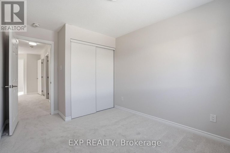 29366734/714-derreen-avenue/stittsville-north/ottawa/ontario/K2S2Y7_25