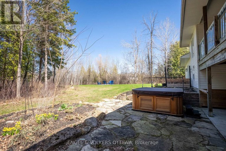 28314579/7359-marcella-drive/osgoode-twp-north-of-reg-rd-6/ottawa/ontario/K4P1P7_34