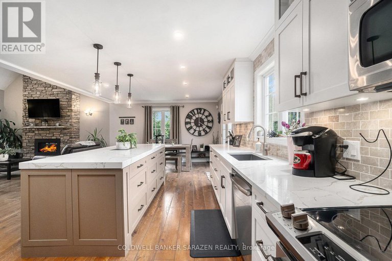 28589212/8289-rodney-farm-drive/osgoode-twp-north-of-reg-rd-6/ottawa/ontario/K0A2P0_15