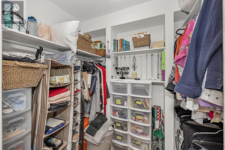 29641177/704-80-sandcastle-drive/leslie-park/ottawa/ontario/K2H9E7_22