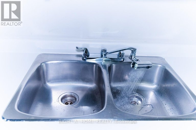 29448917/1516-2871-richmond-road/britannia-heights/ottawa/ontario/K2B8M5_24