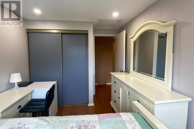 29208573/292-temby-private/hunt-club-parkgreenboro/ottawa/ontario/K1T2W2_15