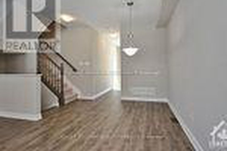 28601011/158-bandelier-way/stittsville-north/ottawa/ontario/K2S2J6_11