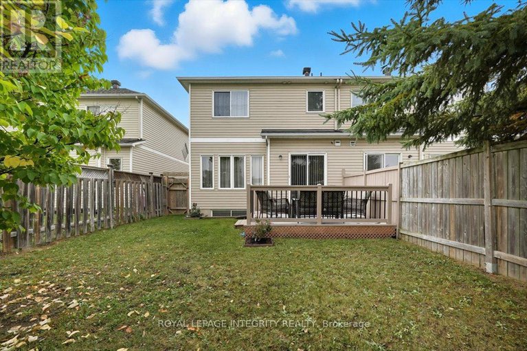 28906811/2018-winsome-terrace/fallingbrookgardenway-south/ottawa/ontario/K4A4Y4_44