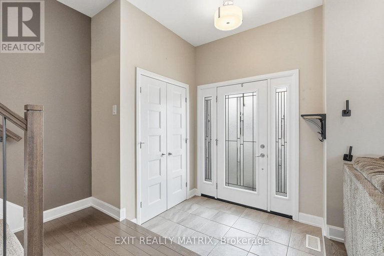 29394255/149-lyon-street/embrun/russell/ontario/K0A1W0_3