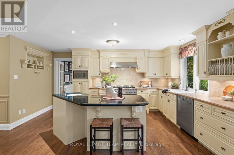 29034501/6437-waddion-drive/greely/ottawa/ontario/K4P1E7_8