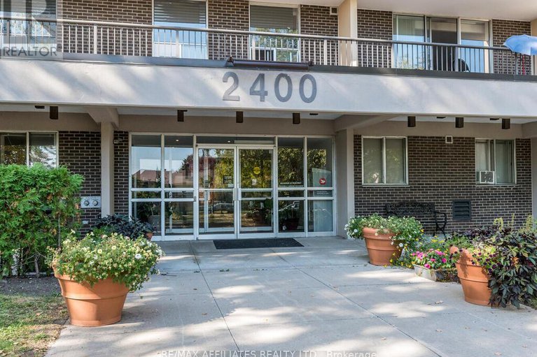 29148629/709-2400-virginia-drive/urbandale-acres/ottawa/ontario/K1H8L3_2