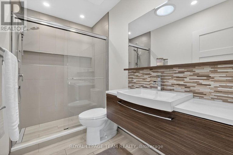 29400979/28-tiffany-crescent/beaverbrook/ottawa/ontario/K2K1W2_29