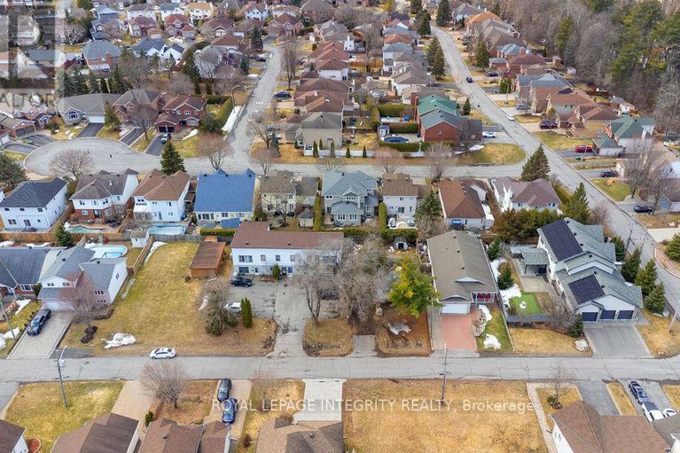 29023134/924-beauchamp-avenue/hiawatha-parkconvent-glen/ottawa/ontario/K1C3A8_6