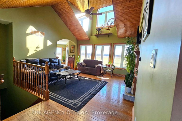 28633041/13243-thompson-road/north-dundas-winchester-twp/north-dundas/ontario/K0C2K0_9