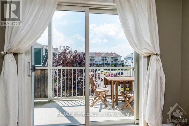 29218356/390-crownridge-drive-n/emerald-meadowstrailwest/ottawa/ontario/K2M3A4_22