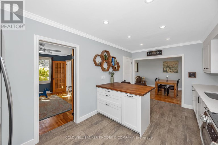 28930348/353-spartan-avenue/overbrookcastle-heights/ottawa/ontario/K1K1J6_13