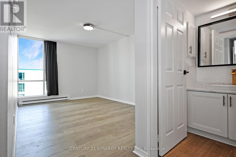 28857826/505-330-centrum-boulevard/bilberry-creekqueenswood-heights/ottawa/ontario/K1E3W2_12