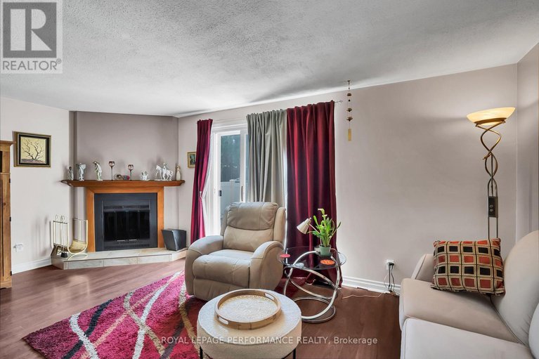 28226531/1752-lafrance-drive/queenswood-heights-south/ottawa/ontario/K1E2H2_16
