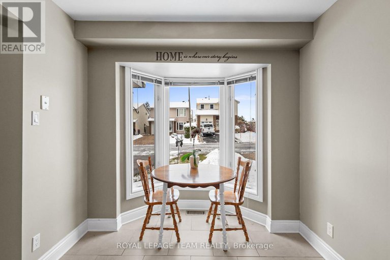 29111862/828-kingfisher-crescent/chatelaine-village/ottawa/ontario/K1E2L4_9