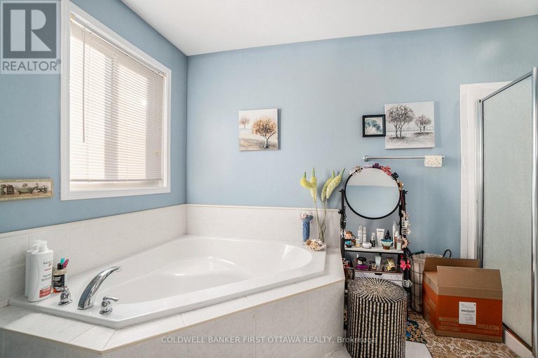 29376193/356-west-ridge-drive/stittsville-south/ottawa/ontario/K2S2G8_25