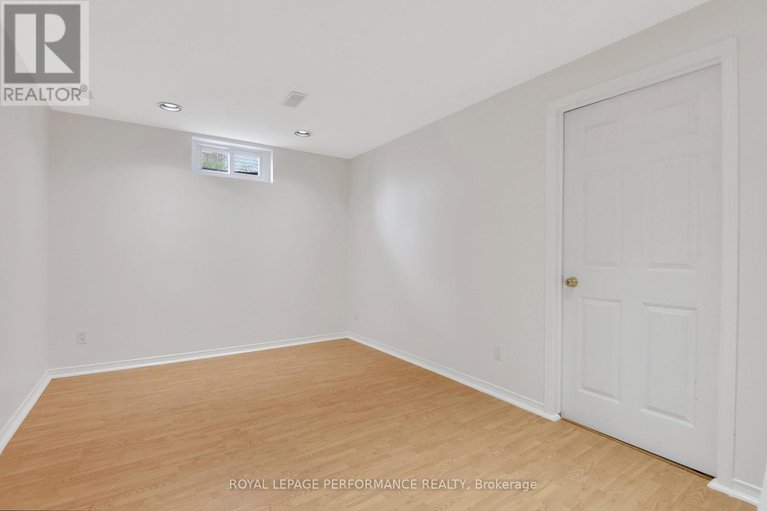 29066042/3804-autumnwood-street/emerald-woodssawmill-creek/ottawa/ontario/K1T2G8_26