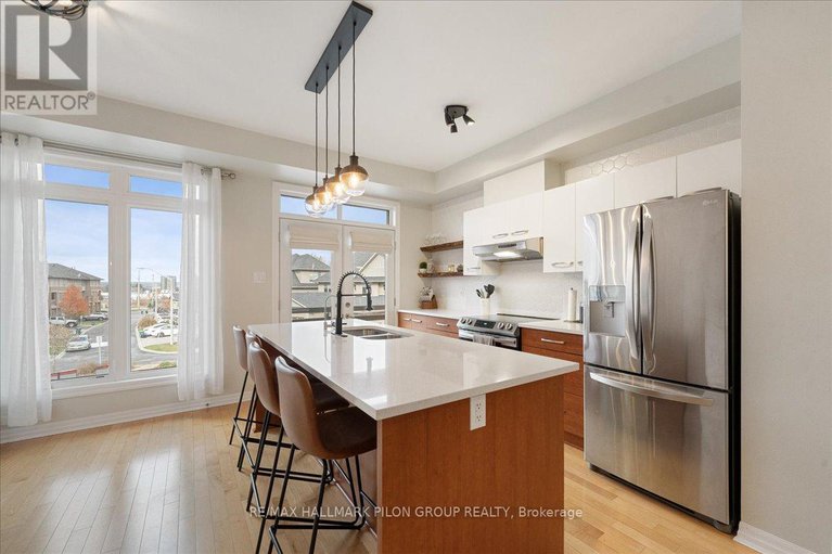 28279535/104-lionel-private/springridgeeast-village/ottawa/ontario/K4A0X1_4