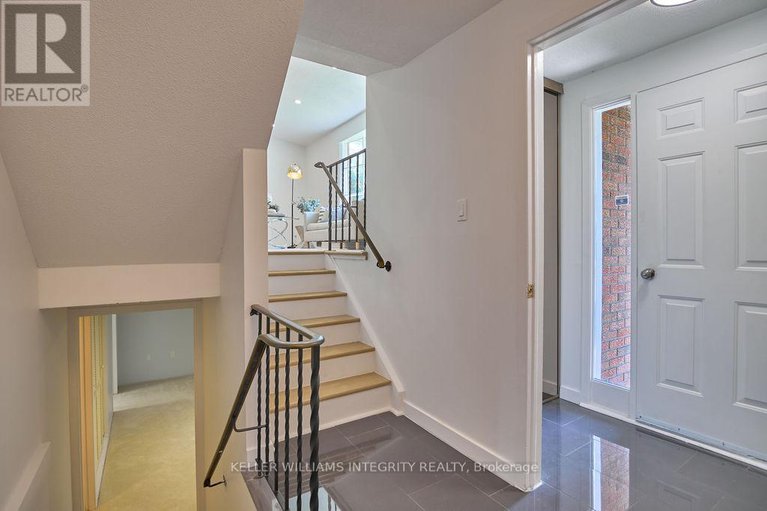 28490923/77-seabrooke-drive/glencairnhazeldean/ottawa/ontario/K2L2K4_4